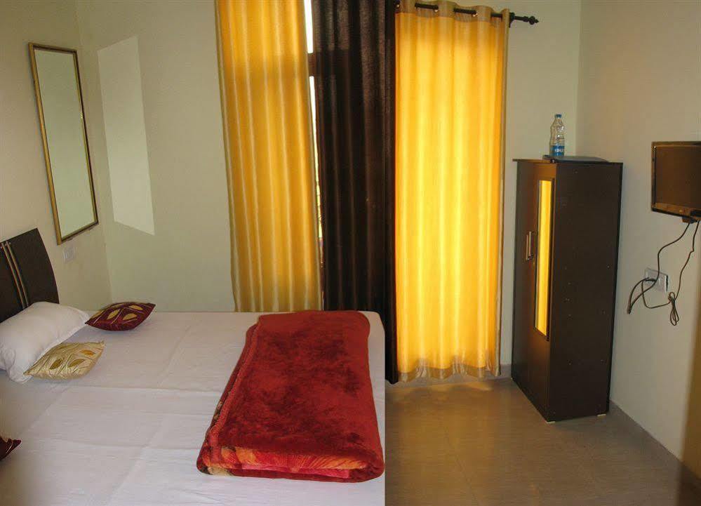 Hotel Sham Villa Amritsar Esterno foto